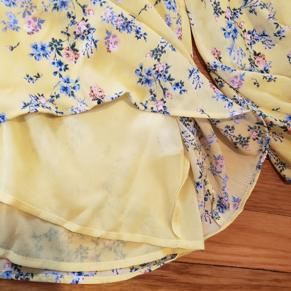 NWT Vince Camuto Blouse Size Medium - Picture 7 of 11